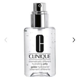 Clinique Dramatically Different Hydrating Jelly